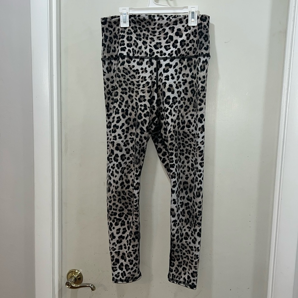 Evolution and creation leopard leggings